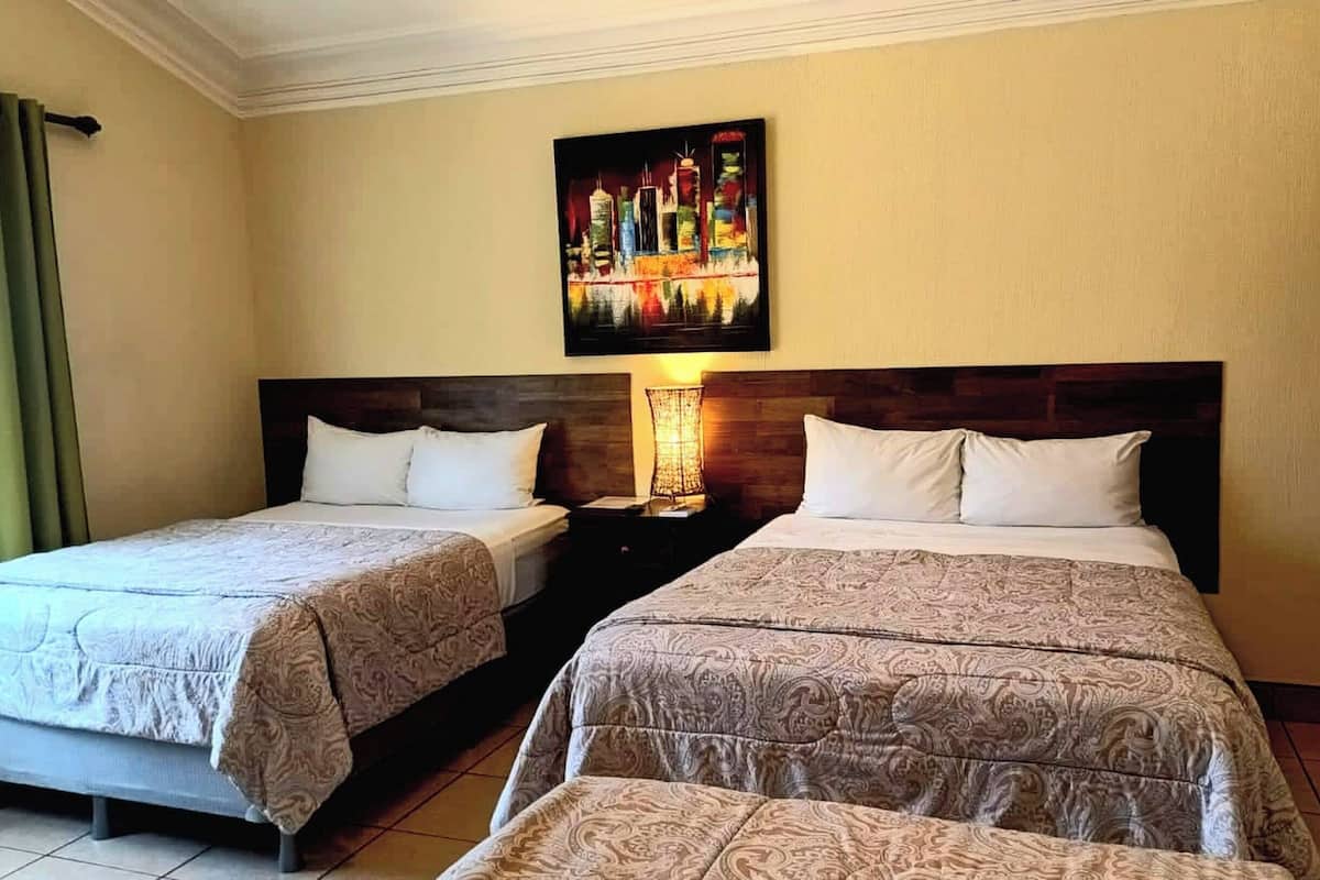traditional triple room | minibar, free wifi