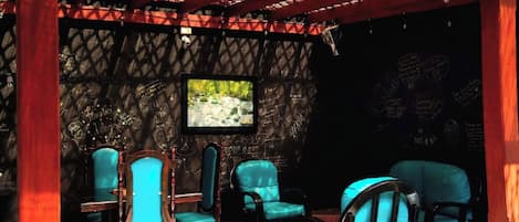 Televisión LCD de 32 pulgadas con canales por cable y televisión