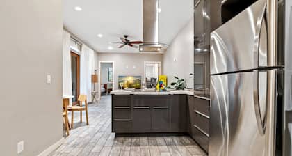 The Chic Cabin Apartment