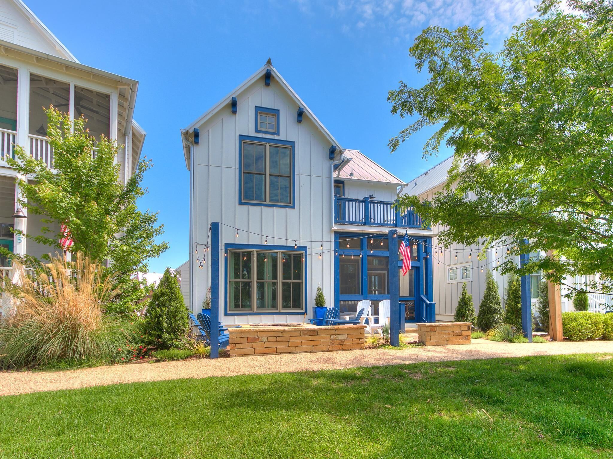 Carlton Landing! Gorgeous Home on Redbud Park