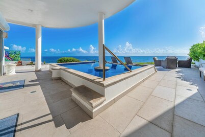 3 BR Ocean Front Home w/ Pool