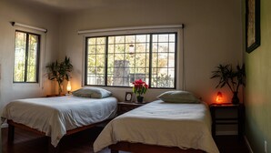 Iron/ironing board (on request), WiFi (free), bed sheets - Casa Azteca - Adults Only (Ensenada)