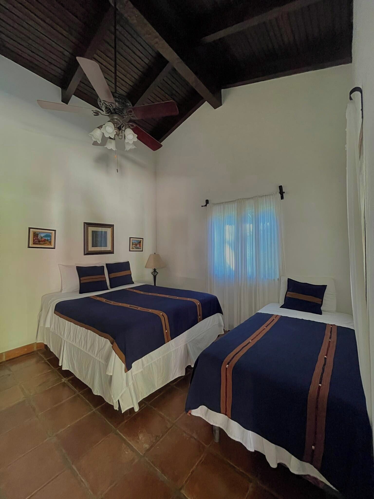 5 bedrooms, desk, iron/ironing board, free WiFi