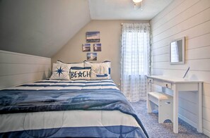 3 habitaciones, escritorio y tabla de planchar con plancha 