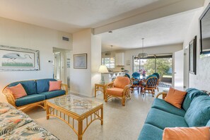 TV - 'Uncle Louie's' Gulf Coast Gem w/ Outdoor Oasis (Bradenton)