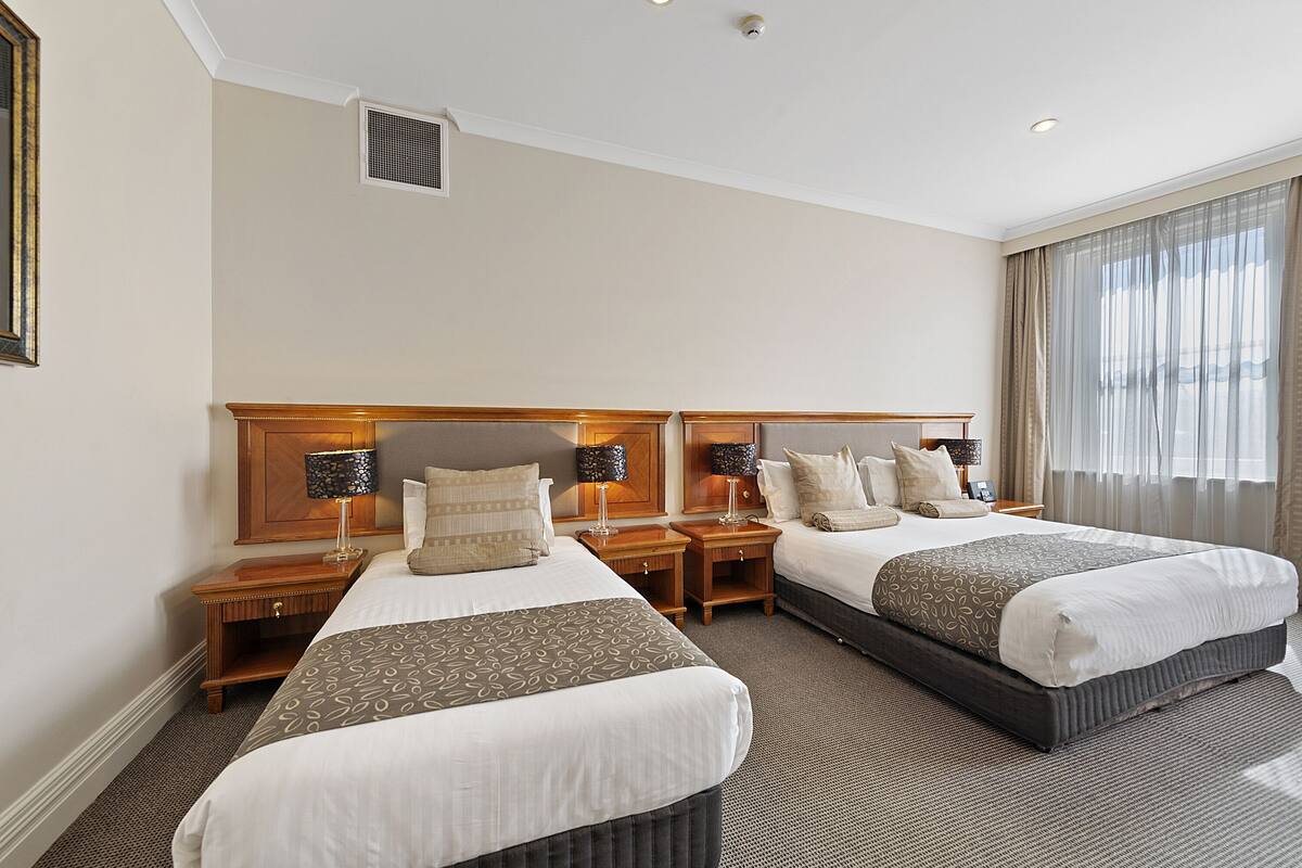 in-room safe, desk, laptop workspace, blackout curtains