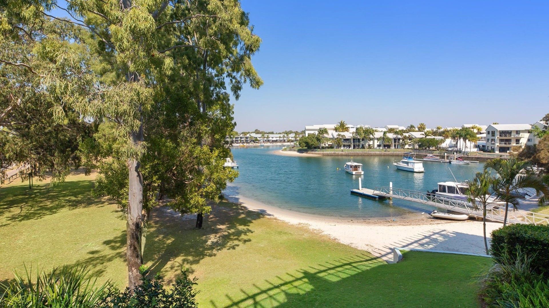 Riverfront with Water Views, Unit 18 - 1 Quamby Pl