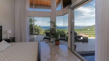 Vila Mewah, 5 kamar tidur, kolam renang pribadi, pemandangan samudra | Didekorasi berbeda-beda dan dilengkapi dengan perabotan berbeda-beda