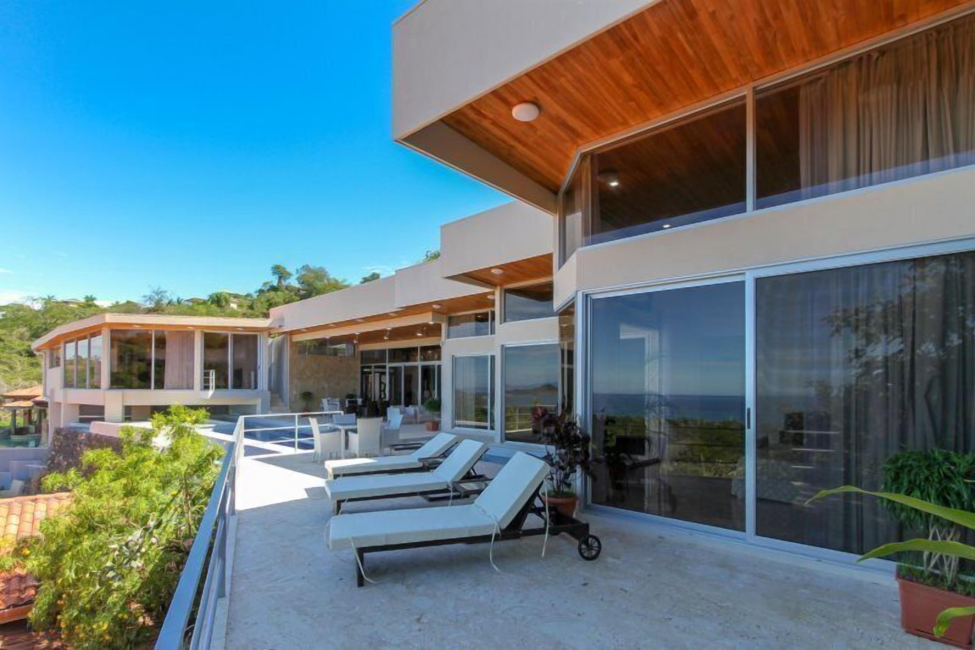 Sun deck