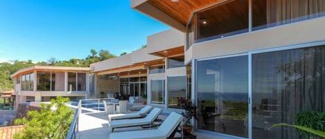 Sun deck