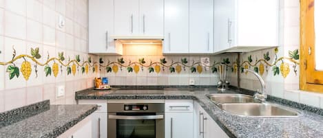 Fridge, microwave, oven, coffee/tea maker