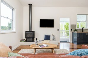 Poppy Cottage | Living area | 49-inch flat-screen TV with digital channels, Smart TV - Forget Me Not Farm Cottages (Coopers Shoot)