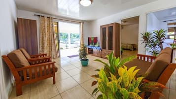 Casa Confort, 3 habitaciones, 2 baños | Área de sala de estar