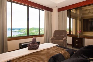 Individually decorated, individually furnished, laptop workspace - Los Sueños (Sardinal)