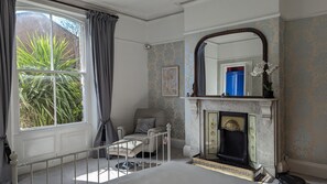 4 bedrooms, desk, travel crib, free WiFi