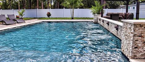 Piscine extérieure, piscine chauffée