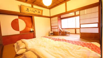Apartment | 3 bedrooms, desk, blackout curtains, iron/ironing board