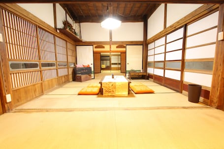 Apartment | 3 bedrooms, desk, blackout drapes, iron/ironing board