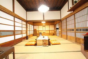 Appartement | 3 slaapkamers, een bureau, verduisterende gordijnen