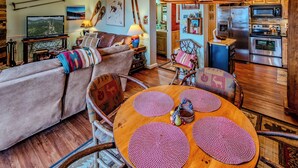 Living area - Sugar Ski Premium Two Bedroom - Unit 824 (Sugar Mountain)