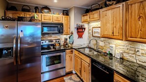 Private kitchen - Sugar Ski Premium Two Bedroom - Unit 824 (Sugar Mountain)