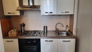 Condo, 2 habitaciones, vista a la ciudad | Cocina privada