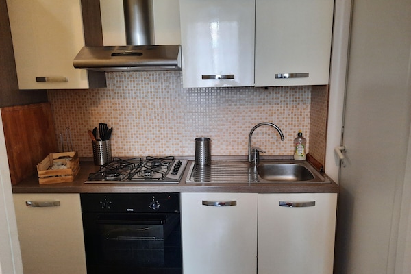 LÀgenhet - 2 sovrum - utsikt mot staden | Eget kök