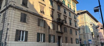 Appartamento a Invrea Posto Auto Incluso