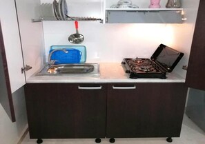 Réfrigérateur, four, plaque de cuisson