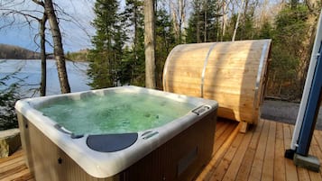 Bain à remous extérieur