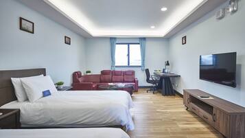 Business Twin Room | Premium bedding, down comforters, minibar, desk