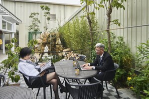 Utsikt mot gårdsplass