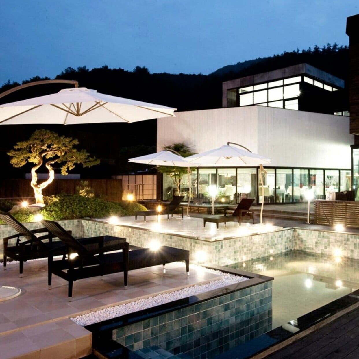 Bain à remous extérieur