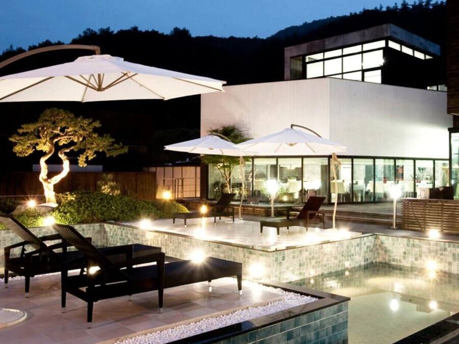 Bañera de hidromasaje exterior