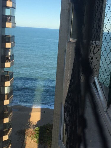 ⭐️ ⭐️ ⭐️ TOP - 2br, balcony, beachfront building, air conditioning, wifi, garage