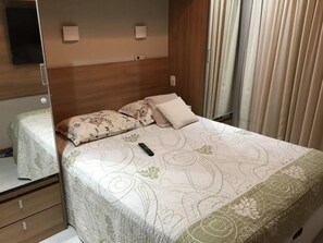 2 bedrooms, in-room safe, desk, iron/ironing board