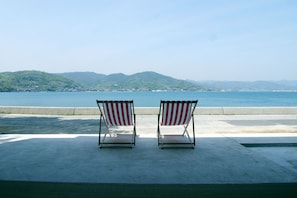 Oceanfront Room | Water view - Rental Cottage Y51 by the sea (Higashihiroshima)