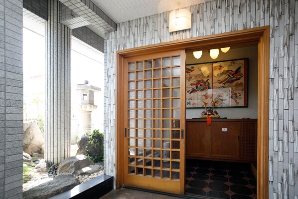 Guest House Gairojyu Tatami Room | Down comforters, individually decorated, individually furnished - Guest House Gairojyu (Higashi-osaka)