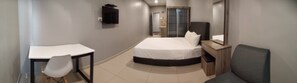 Superior Queen Room | Iron/ironing board, free WiFi