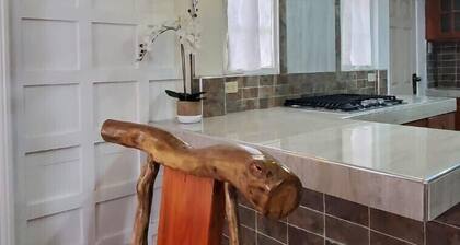 The Magical Pines - 3 Outdoor Spaces with Views :)