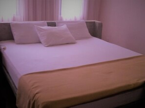 Værelse - flere senge - ikke-ryger - bjergudsigt | Italienske lagner fra Frette, premium-sengetøj, Select Comfort-senge