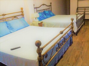 1 bedroom, Frette Italian sheets, premium bedding, Select Comfort beds