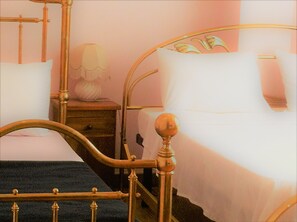 Executive Room | Frette Italian sheets, premium bedding, Select Comfort beds - Himagira Hotel (Bandarawela)