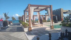Property grounds - Villa with studio- 1 bedroom- 2 bedrooms, 1 1/2 or 2 1/2 with shower and jacuzzi. (Cancun Playa del Carnen)