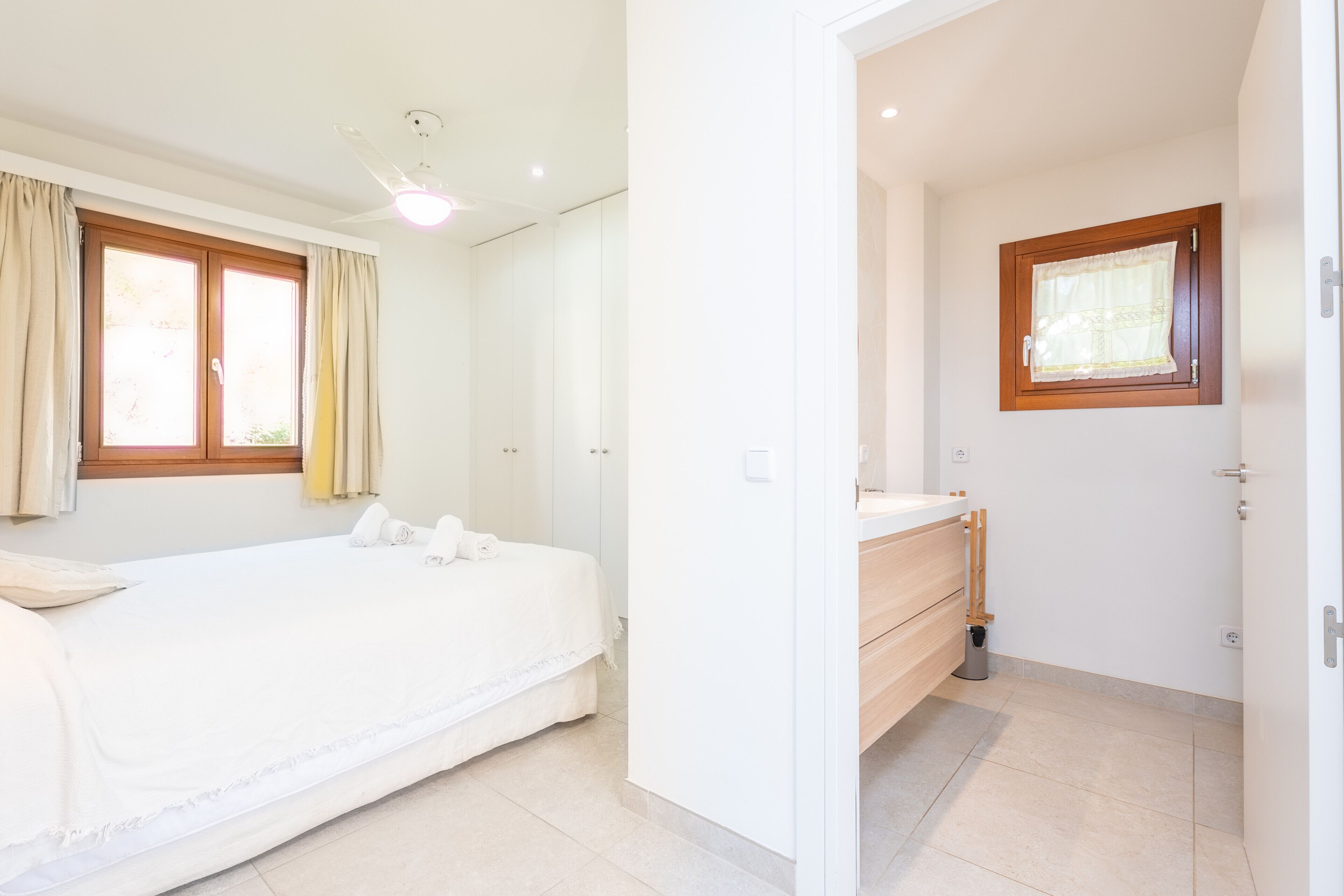 3 habitaciones, tabla de planchar con plancha y wifi gratis 