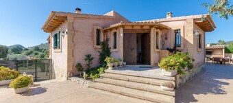 PULA VIÑAS - Traditional villa with private pool only 5 km from the beach Free WiFi