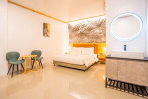 高級客房 | 迷你吧、客房內保險箱、遮光布/窗簾、熨斗/熨衣板