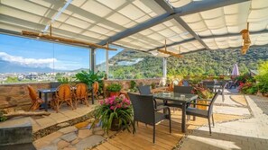 Terrace/patio - Floral Hotel · Lijiang Zangyuan (Lijiang)