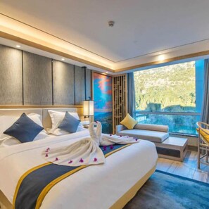 Deluxe Suite - Floral Hotel · Lijiang Zangyuan (Lijiang)