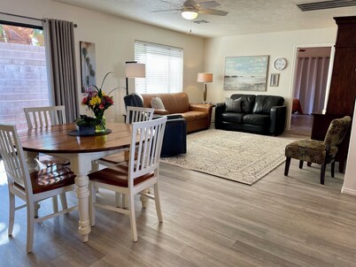 Your Place in the Sun! Quiet House, Heated Private Pool, Hot Tub